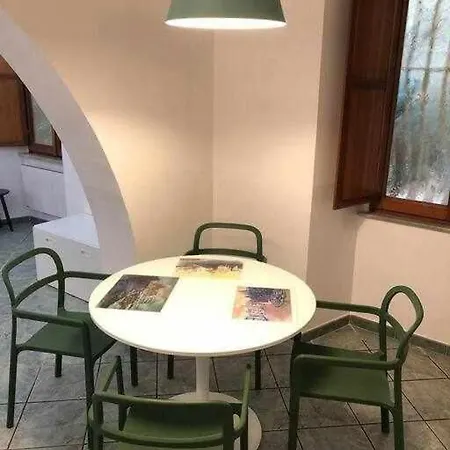Rhome Away Tittoni
